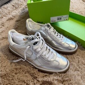 Sam Edelman Metallic Silver Low-Top Sneakers
